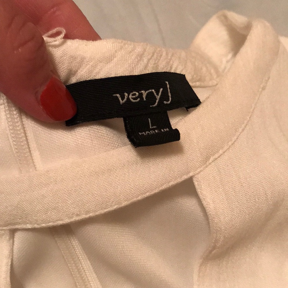White Button Keyhole Dress - Picture 4 of 5